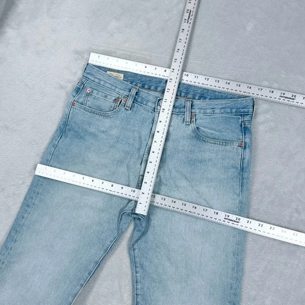 Levis Premium 501 Original Fit Jeans Mens 33x31 Light Wash Blue Straight Denim